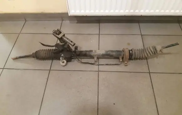 Volkswagen Golf III Steering rack