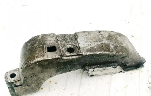 Alfa Romeo 156 Engine mounting bracket