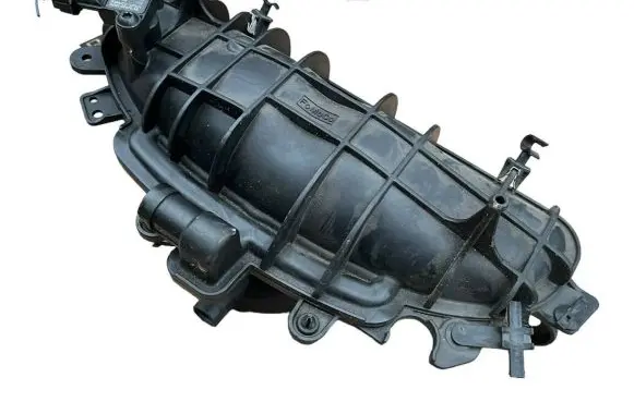 Ford Focus Intake manifold bm5g9424e