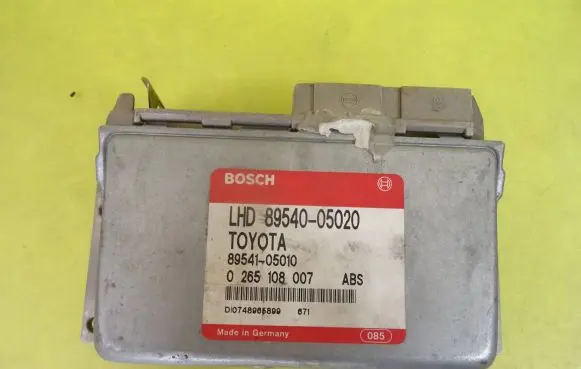 Toyota Carina T190 ABS control unit/module 89540-05020 89541-05010