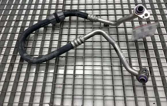 BMW 5 G30 G31 G38 Air conditioning (A/C) pipe/hose 9875454