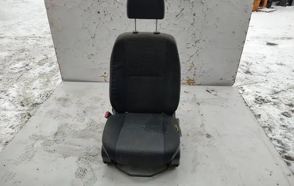 Mercedes-Benz Sprinter W906 Front driver seat 