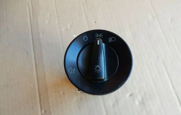 Volkswagen Golf IV Light switch 1C0941531 40400