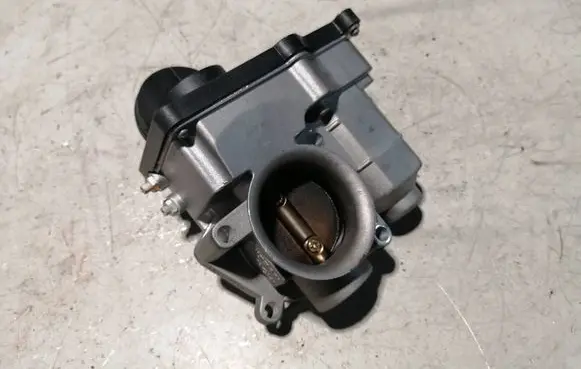 Nissan Micra Throttle valve SERA57602