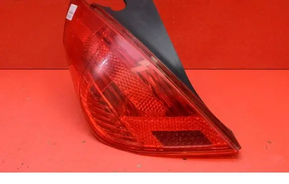 Peugeot 308 Rear/tail lights 9680425780