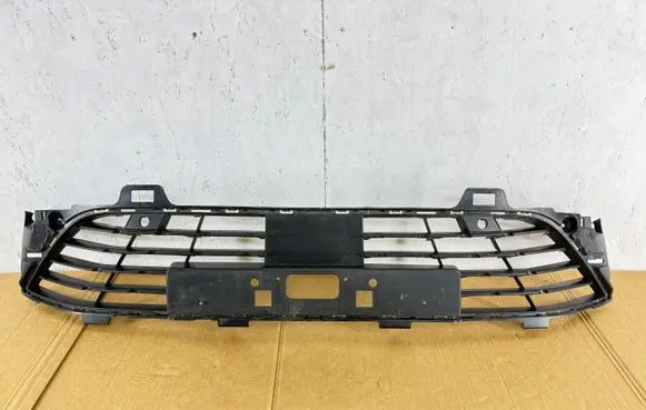 Renault Clio V Front bumper lower grill 622541469R