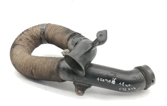 Air intake hose/pipe