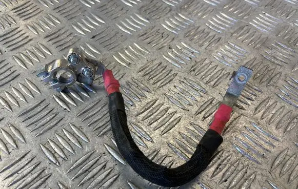 Positive cable (battery)