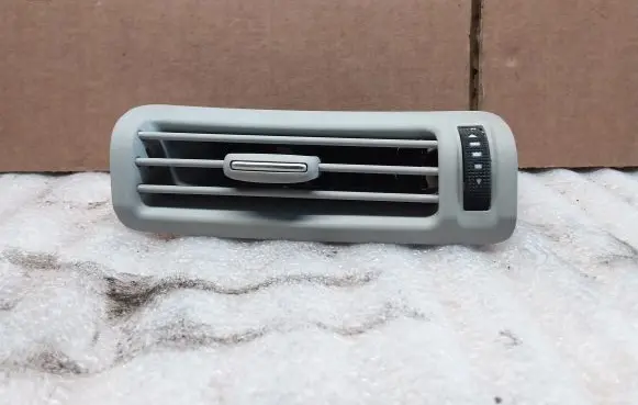 Rear air vent grill