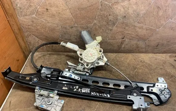 Mercedes-Benz CLS C219 Rear door window regulator with motor A2197300746