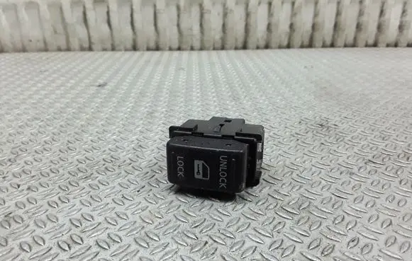 Nissan Navara D40 Central locking switch button 
