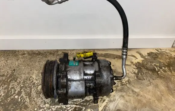 Peugeot 307 Air conditioning (A/C) compressor (pump) SD7V16 5637612160 R134A