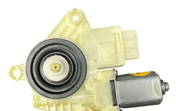 Seat Toledo IV (NH) Front door window regulator motor 5JA959811E