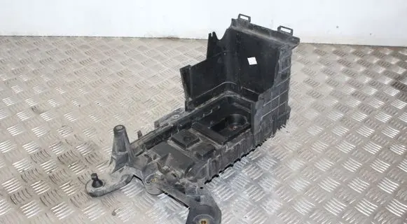 Volkswagen Tiguan Battery tray 1K0915333H 1K0915325B