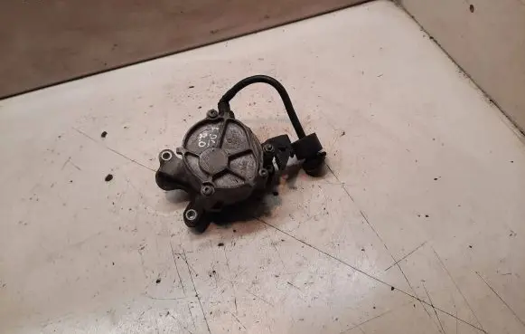 Ford Focus Vacuum pump D1651B