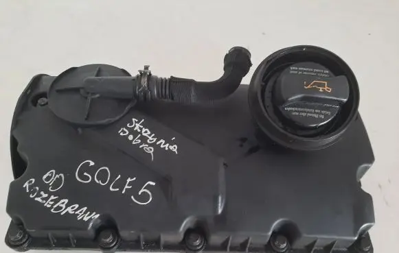 Volkswagen Golf IV Rocker cam cover 038103475N