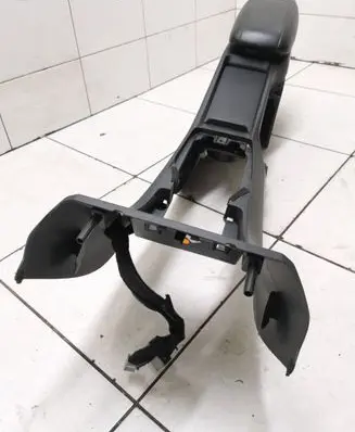 Volvo V40 Center console 08632771 31306634 01302307