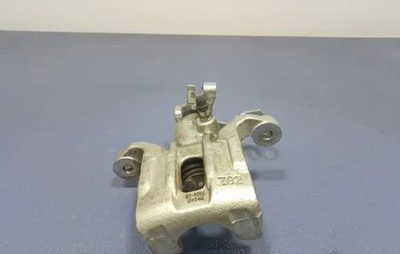 Hyundai ix20 Rear brake caliper 821096