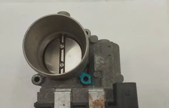 Volkswagen Golf VII Throttle valve 03F133062B