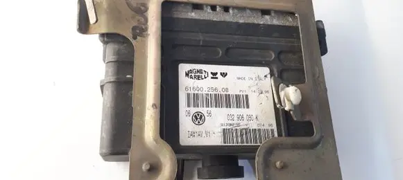 Volkswagen Golf III Engine control unit/module 032906030K 6160025608
