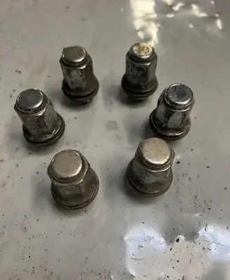 Toyota Land Cruiser (HDJ90) Nuts/bolts 