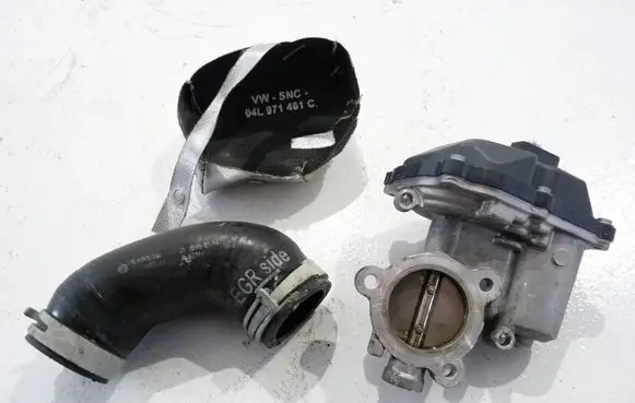Volkswagen PASSAT B8 EGR valve 04L131501C