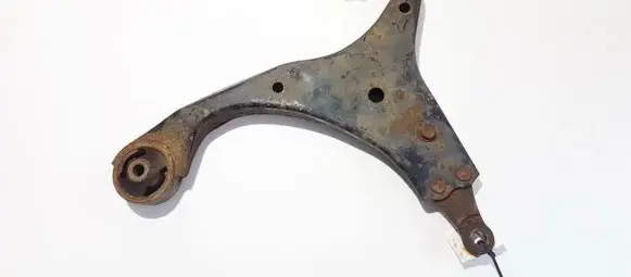 KIA Carens II Front lower control arm/wishbone 545841d000 54584-1d000