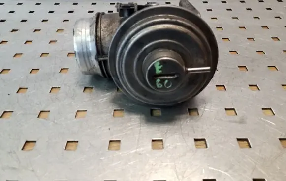 BMW 5 E60 E61 EGR valve 72826402