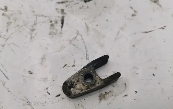 Mercedes-Benz ML W164 Fuel Injector clamp holder NOCODE