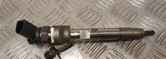 BMW X4 F26 Fuel injector 0445110743 8514148