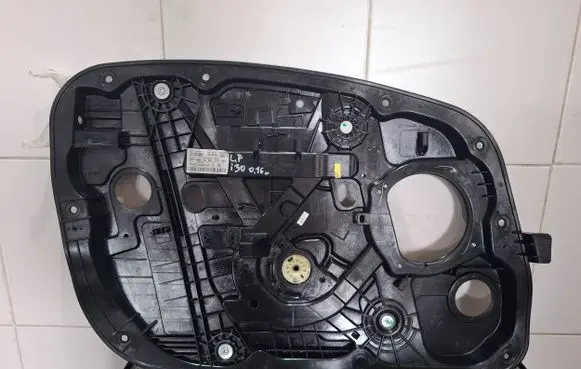 Hyundai i30 Front door electric window regulator 82470A6000