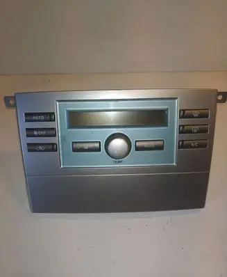 Toyota Corolla Verso E121 Climate control unit 559000F010