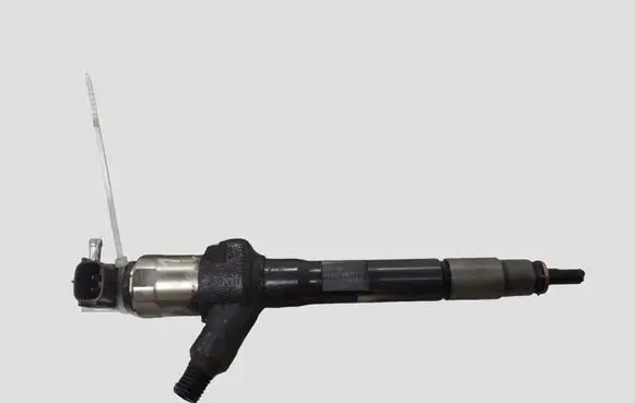 Mazda CX-7 Fuel injector R2AA13H50