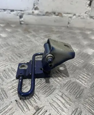 Seat Altea Front door upper hinge 6q0831412