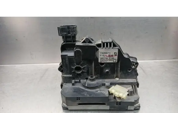 Opel Corsa D Front door lock 13258274