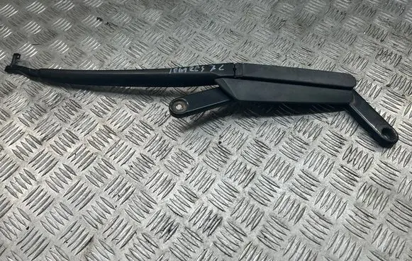 Front wiper blade arm
