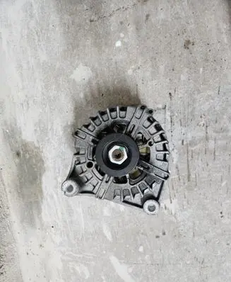 BMW 5 E60 E61 Generator/alternator 12317802619 STX100829