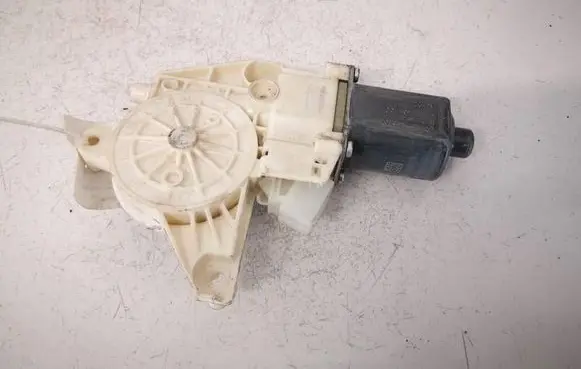 Mercedes-Benz E W212 Front door window regulator motor A2129066702