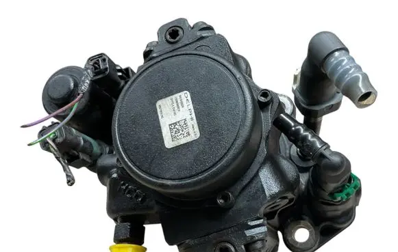 Ford Kuga II Fuel injection high pressure pump 9424A050A 9687959180 1209698MFR