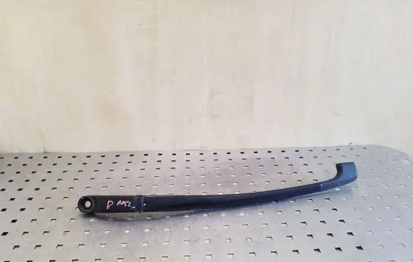 Front wiper blade arm