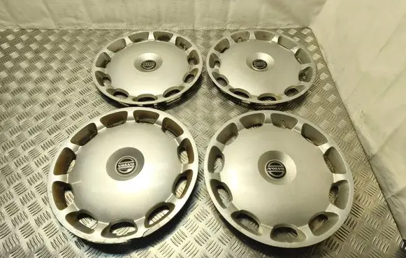 Volvo V50 R16 wheel hub/cap/trim 30645367 1125
