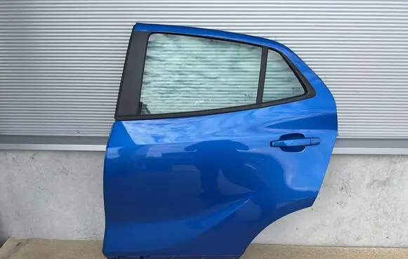 Opel Mokka X Rear door