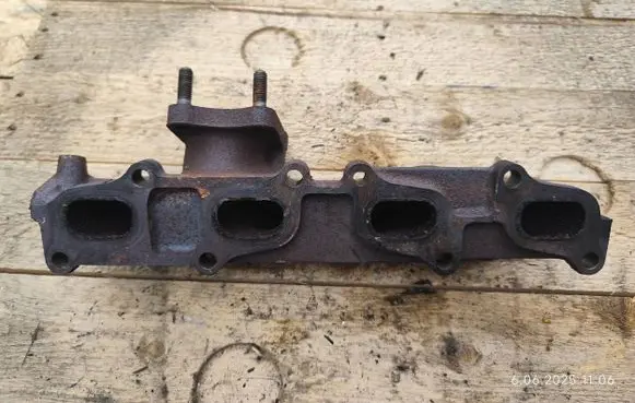 Mazda 3 II Exhaust manifold R2AAK31629