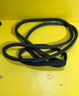 Ford Galaxy Rubber seal loading door 138KM