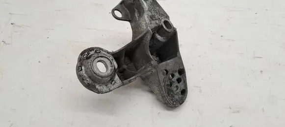 Audi A4 S4 B6 8E 8H Engine mounting bracket 8E0199351