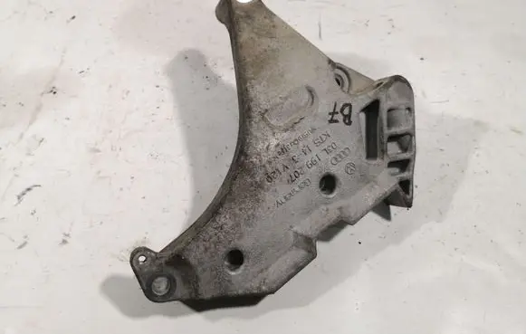 Volkswagen PASSAT B7 Engine mounting bracket 03L199207