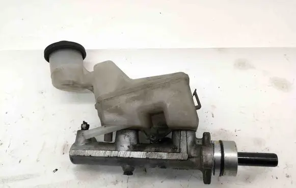 Toyota Corolla E120 E130 Master brake cylinder 32283386