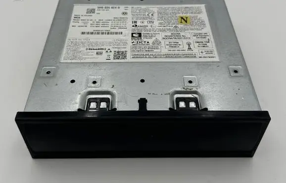 Volkswagen Golf VIII Navigation unit CD/DVD player 5H6035824D