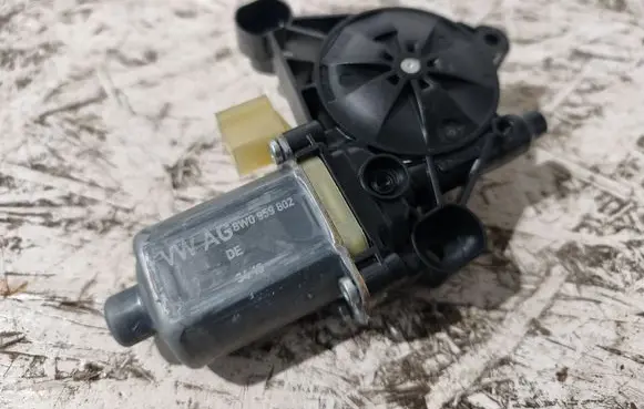Audi A4 S4 B9 Front door window regulator motor 8W0959802