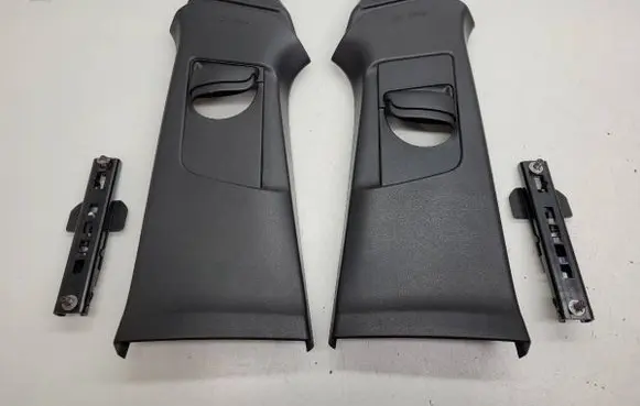 Volvo V40 (B) pillar trim (top) 